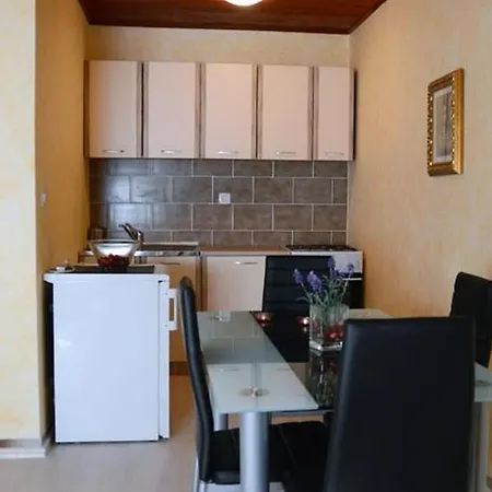 Apartman In 11564 *