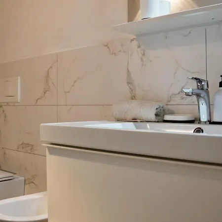 In 3652-3 Apartment *